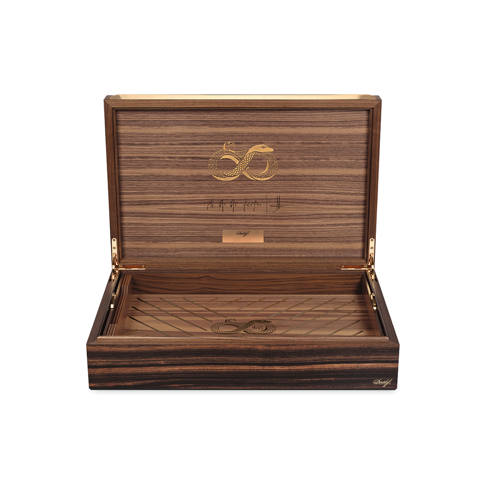 The Davidoff Year of the Snake Masterpiece Humidor 2025 2 The Davidoff Year of the Snake Masterpiece Humidor 2025 - Image 2