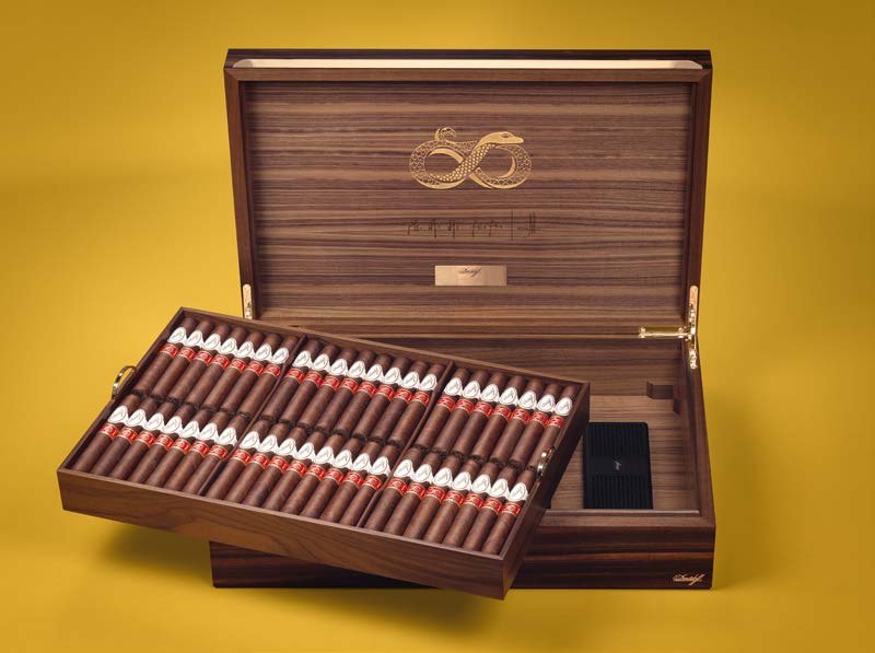 The Davidoff Year of the Snake Masterpiece Humidor 2025 4 The Davidoff Year of the Snake Masterpiece Humidor 2025 - Image 4